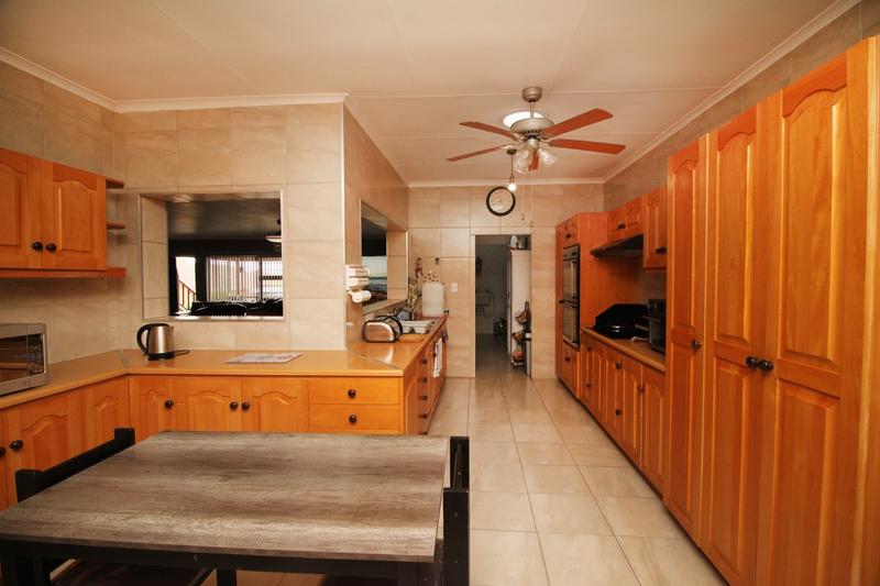 5 Bedroom Property for Sale in Fraaiuitsig Western Cape